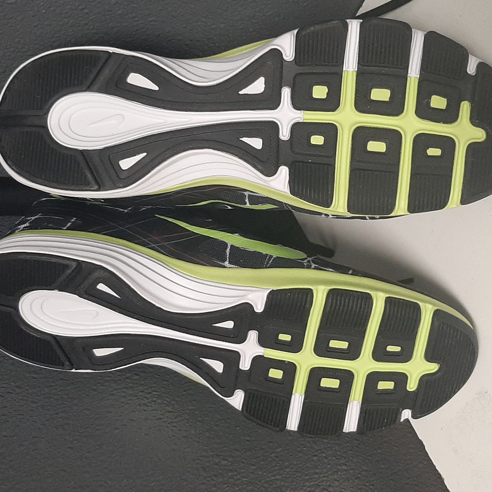 Nike sneakers nwob - Picture 4 of 4